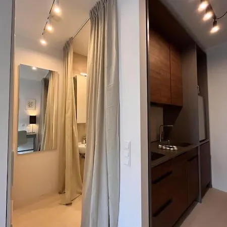 Quiet And Sunny In Absolut Center Apartment